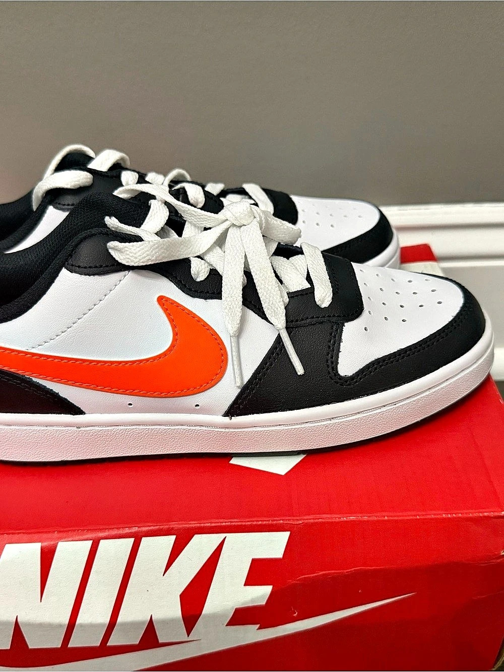 Nike Dunk Low Mini Swoosh Black Total Orange Sneakers White & Black Like New. 5Y
